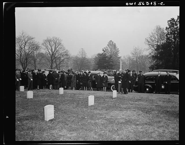 Photo:Arlington National Cemetery Virginia 1940s Funeral Crowd Cars