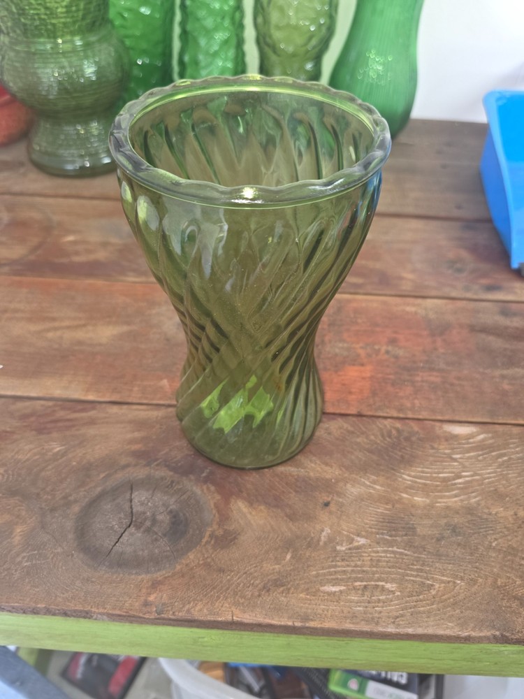 Vintage MCM Green Diamond Swirl Optic Vase