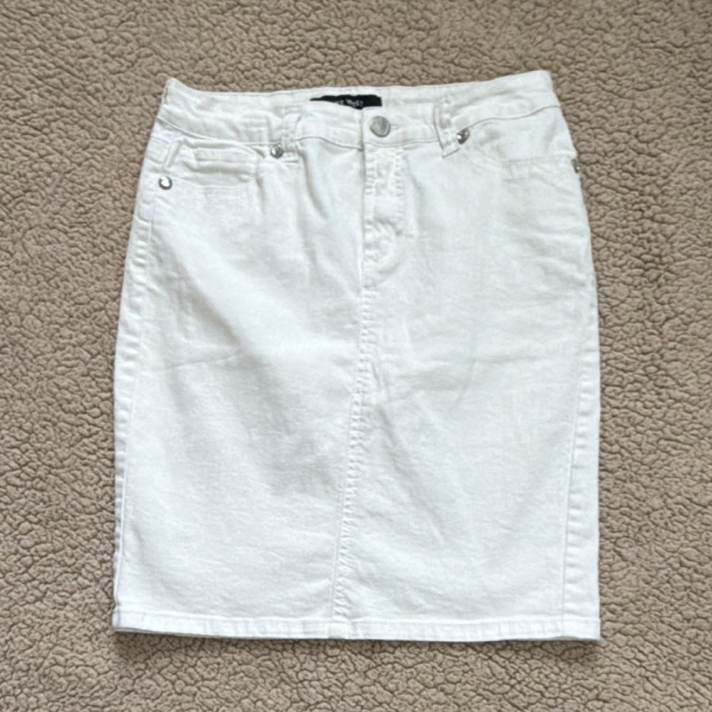 Nine West White Denim Pencil Skirt Button Closure Pockets Size 4