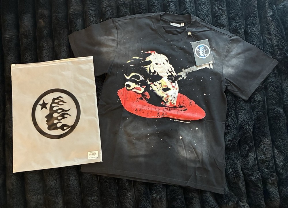 Hellstar Men's Graphic T-Shirt Size Medium