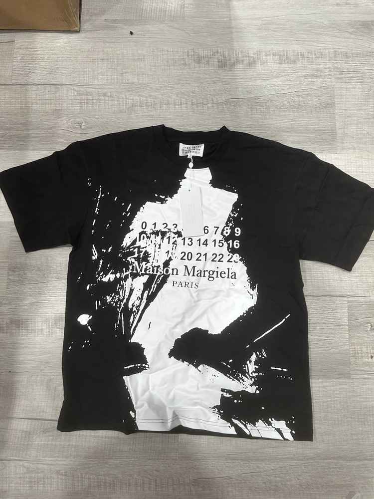 Maison Margiela Paris Graphic Print Logo Men's Black White T-Shirt Size L