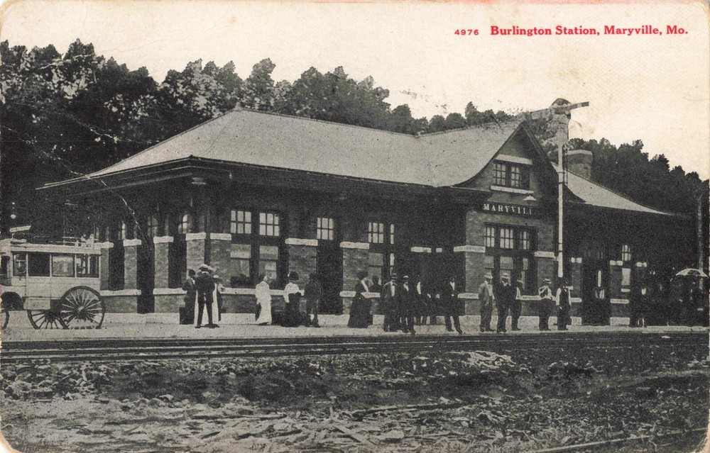 Burlington Station Maryville Missouri MO Railroad Depot 1913 Postcard