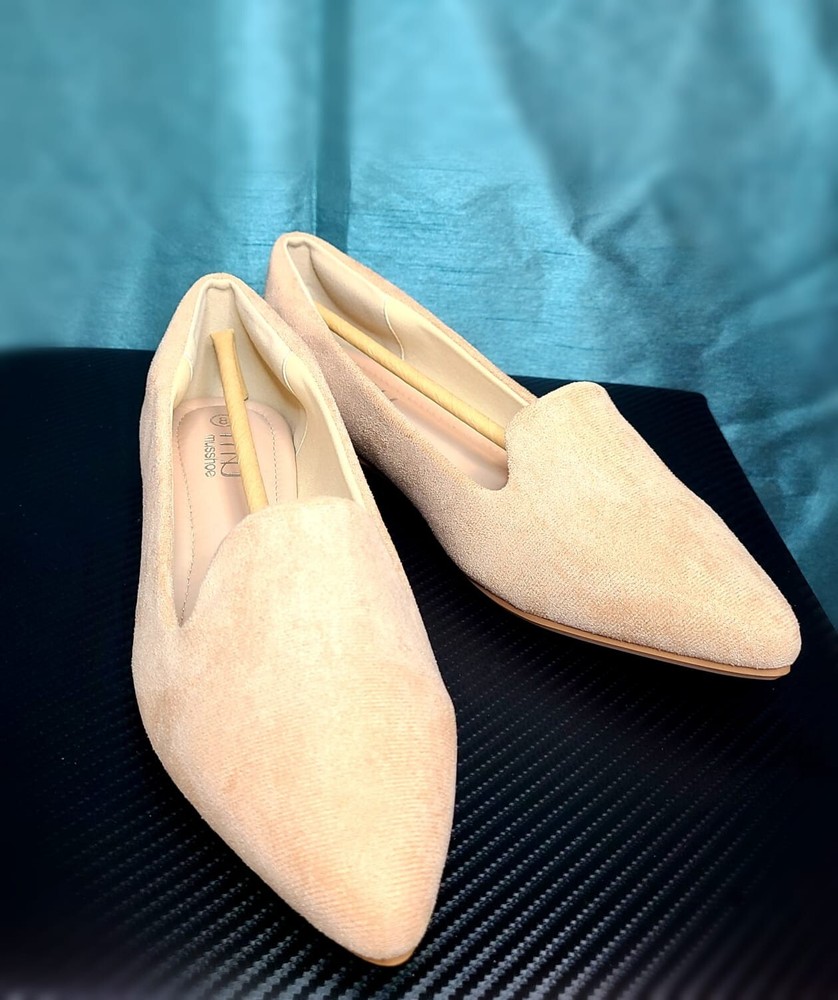 Musshoe Women's Pointed Toe Beige Suede Flats with memory foam size 8