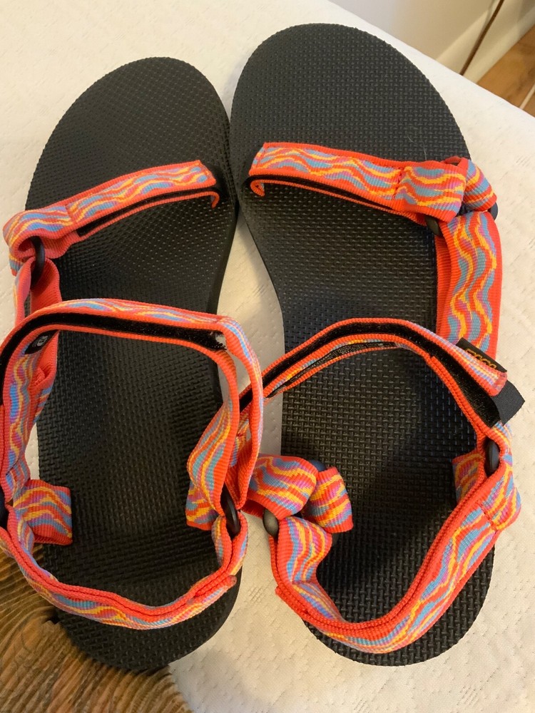 women's Teva size 12