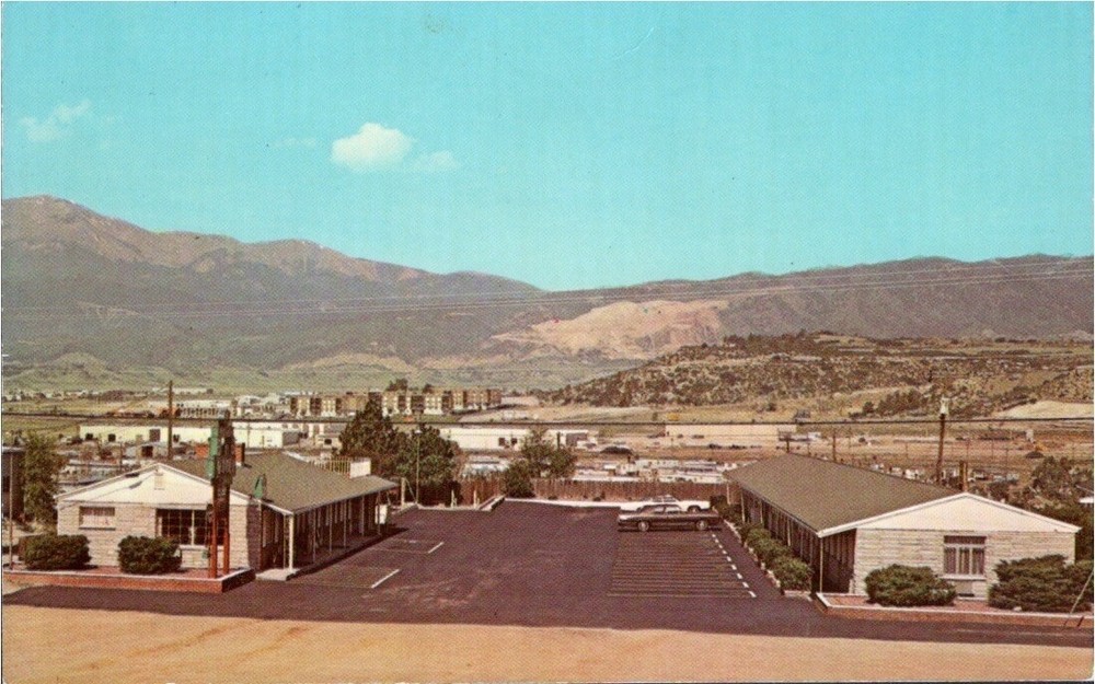 CO, Colorado Springs, Colorado, B N' B Motel, 60s Cars, AAA Postcard A/T