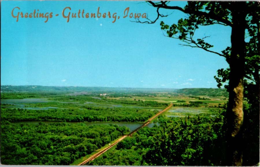 Guttenberg Iowa IA : PANORAMIC SCENE m/14 AZ8884