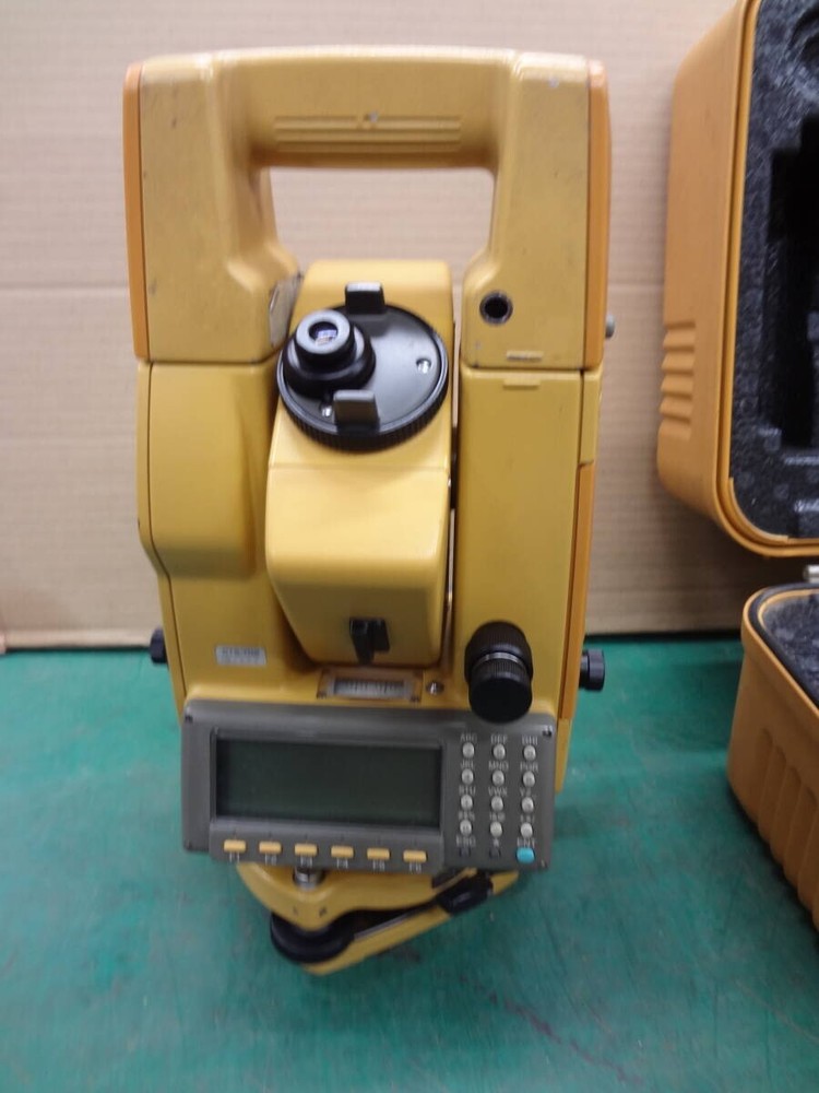 Topcon GTS-702 Total Station Professional Surveying Tool Japanese AS-IS USED
