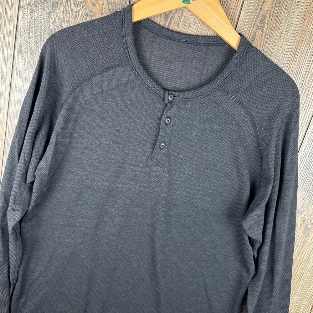 Lululemon Metal Vent Tech Henley Mens Medium Black Long Sleeve Shirt