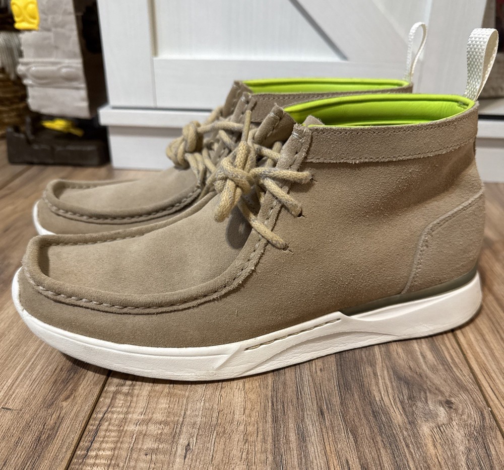 mens clarks wallabee 8 1/2
