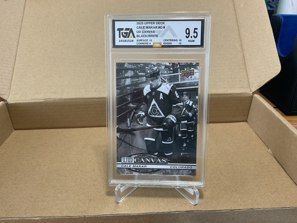 2025-26 UD CANVAS BLACK AND WHITE