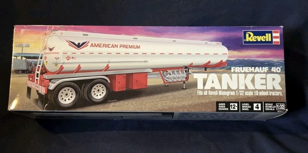 Revell 1:32 Fruehauf 40' Tanker Trailer Model Kit #14536 New Sealed