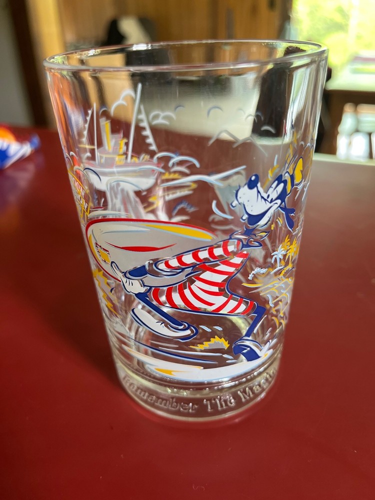 McDonalds Walt Disney World 25th Anniversary Remember The Magic Goofy Glass Cup