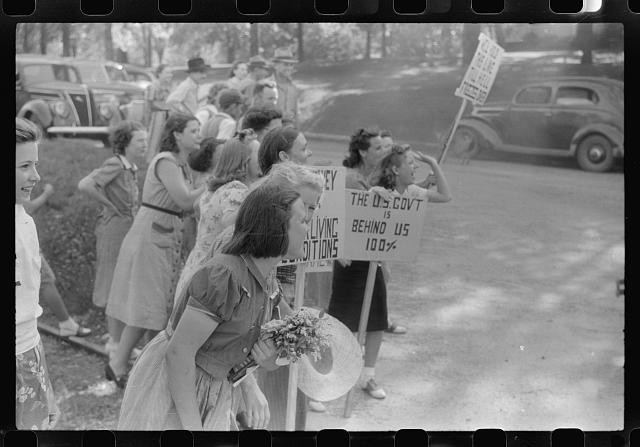 Photo:Greensboro Georgia 1941 CIO Pickets Mill Workers Strike Protest
