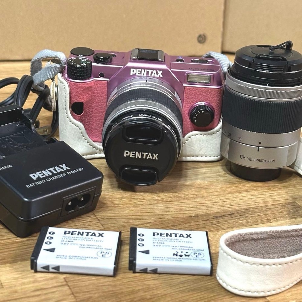 Rare With Issues PENTAX Q10 Customized Color Pink with Spare Battery