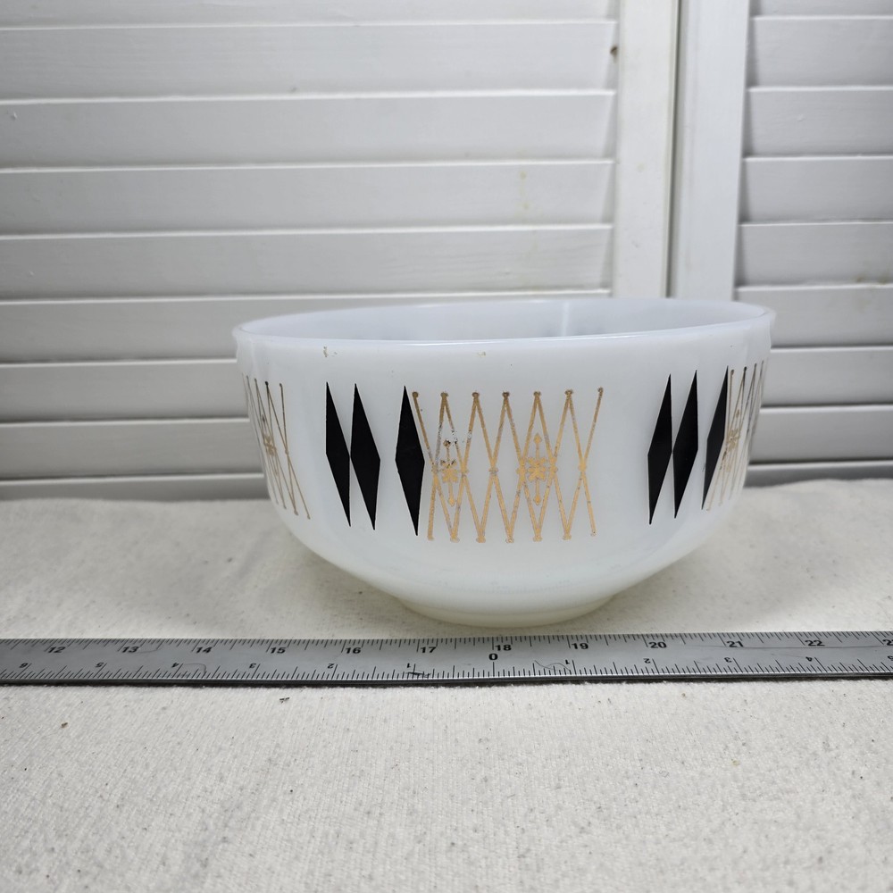 Vintage MCM Federal Milk Glass Harlequin Diamond Atomic 2.5 Quart Mixing Bowl