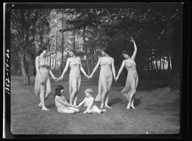 Photo:Elizabeth Duncan Dancers Children 1929 Modern Dance Group Portrait