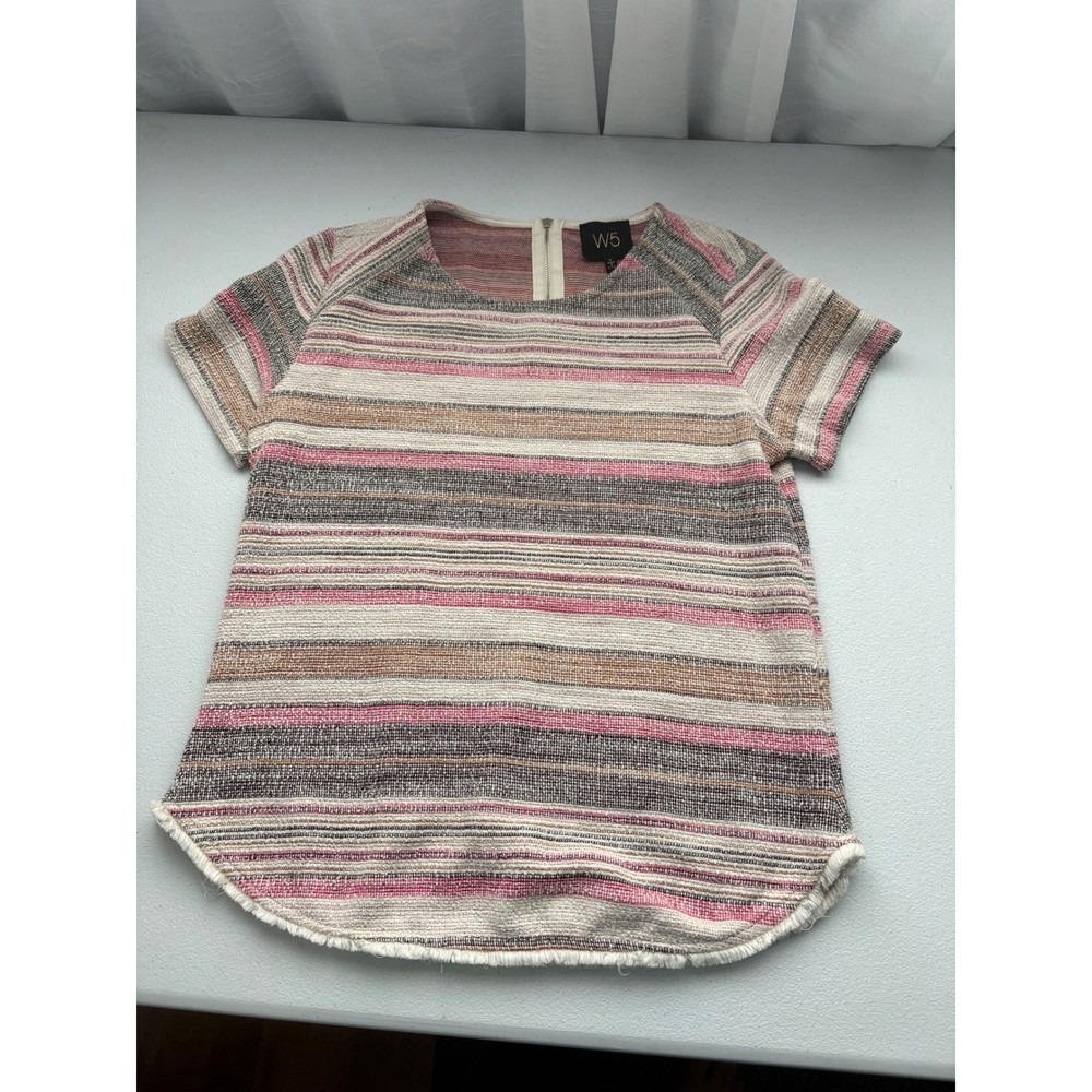 W5 Womens Striped Textured Knit Top Short Sleeve Back Zip Fringe Hem Pink Small