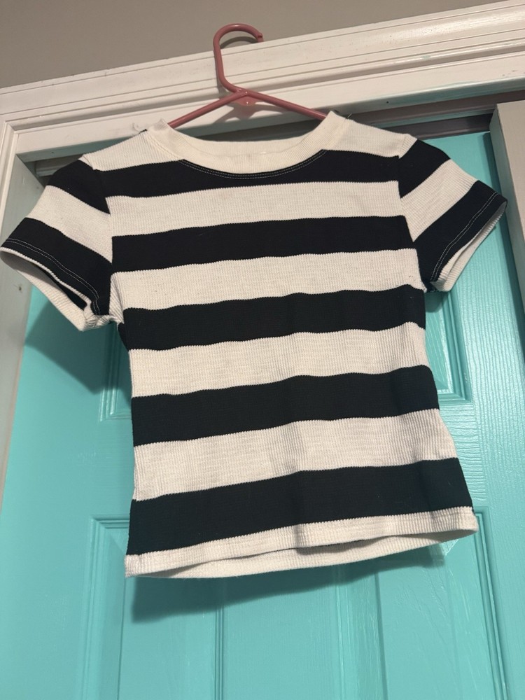 Kirious Black/White Striped Crew Neck Short Sleeve Knit T-Shirt, Size S