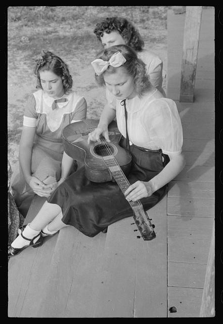 Photo:1930s Girls with Guitar Portrait Outdoors