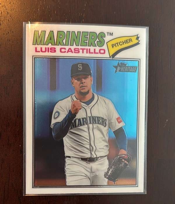 2026 Topps Heritage - Chrome Refractors #24 Luis Castillo