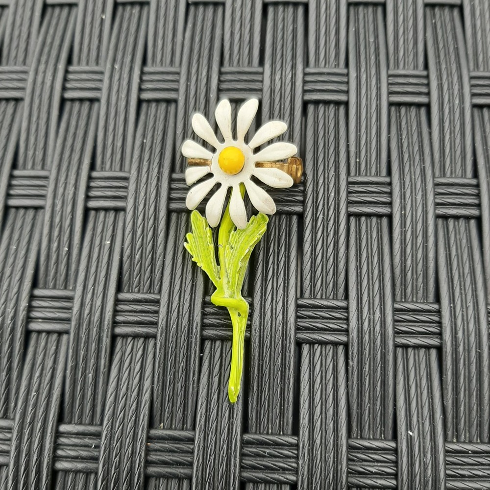 Vintage Retro Hippy Mod 60's White Yellow Enamel Metal Daisy Flower Pin Brooch