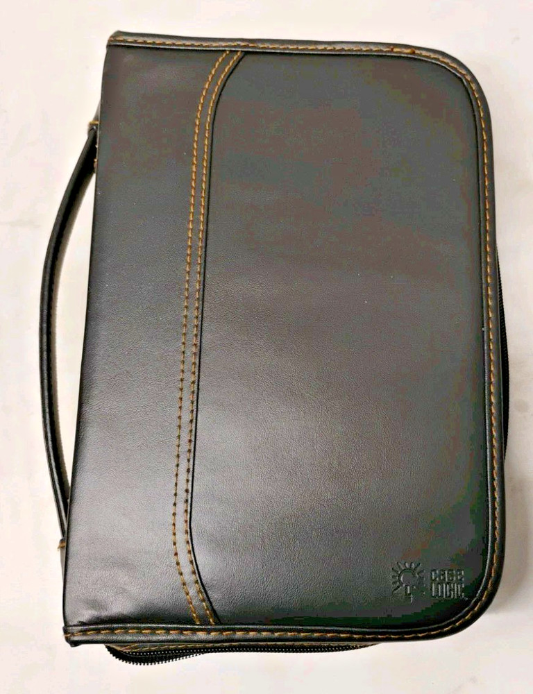 CASE LOGIC Binder 72 CD/DVD Holder Leather Wallet Zippered Black 64 + 8 Slots