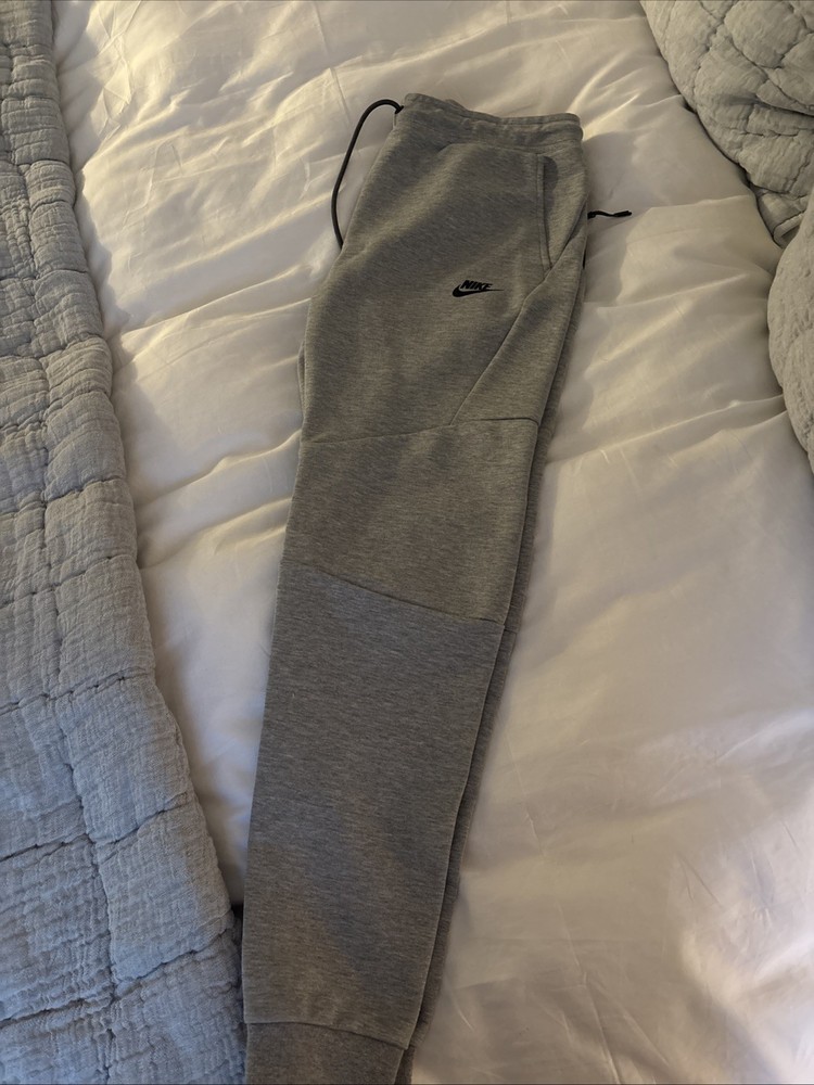 Nike Men's Tech Fleece Jogger Sweatpants Gray Drawstring Size S