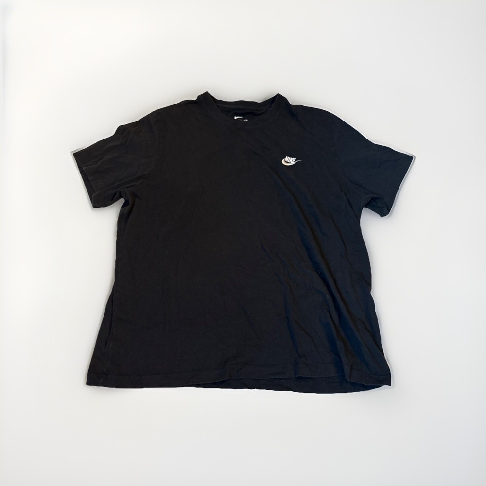 Nike The Nike Tee Men’s XXL Black Small Swoosh Logo Short Sleeve T-Shirt Casual