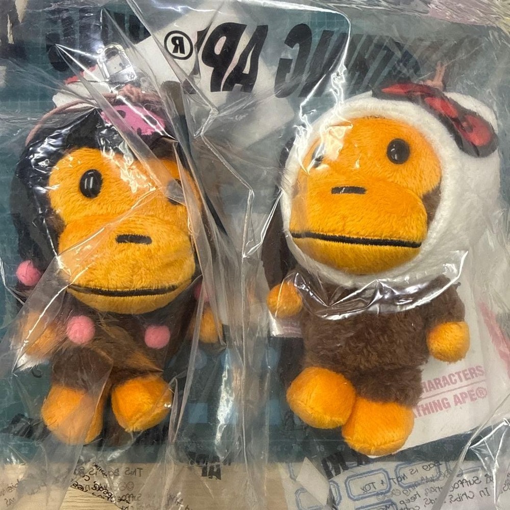 A BATHING APE BAPE x SANRIO HELLO KITTY & KUROMI PLUSH DOLL KEYCHAIN 2 Set FS