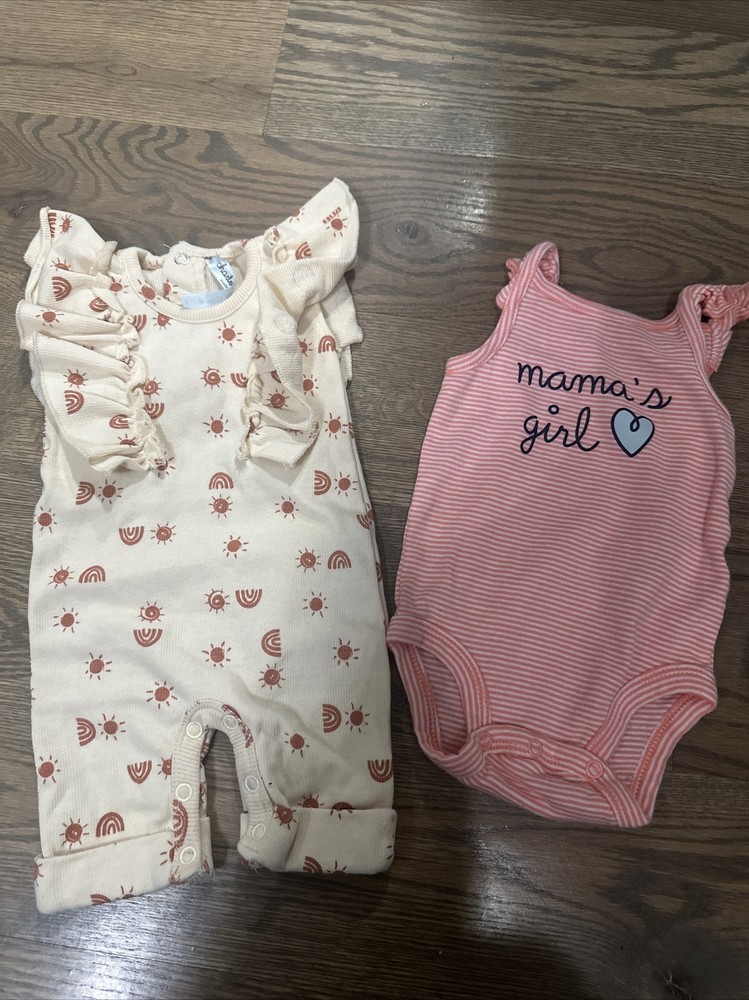 Baby Girl Lot Of 2 Clothes One Piece Bodysuit Size 0/3 Months
