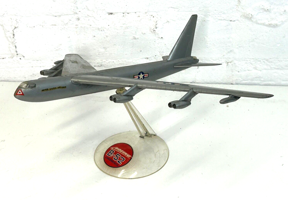 Vintage USAF Boeing Stratofortress Bomber Plastic Model Aircraft Display