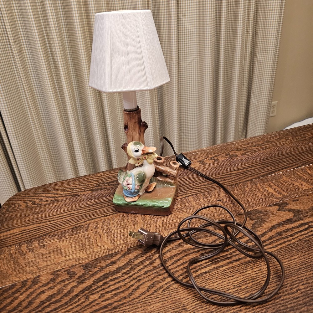 Vintage Porcelain MOTHER GOOSE LAMP- Baby Nursery / Child's Works