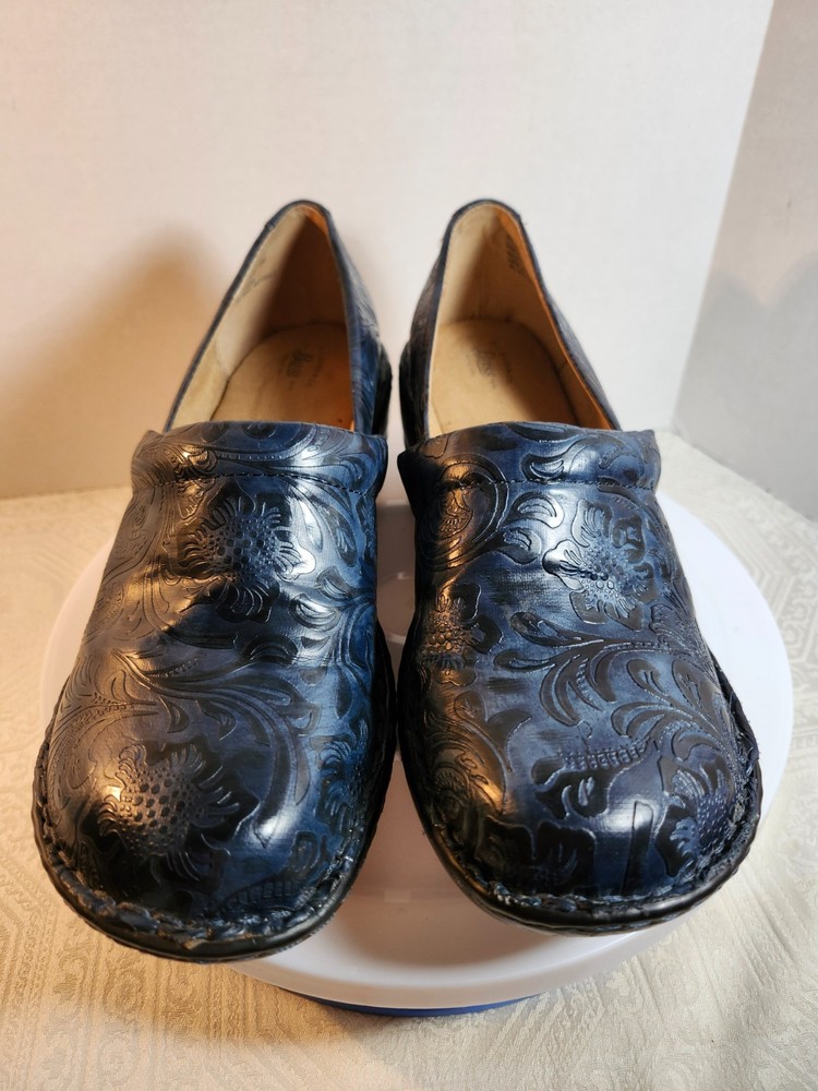 Bass Sheena Womens Nursing Shoes Navy Sz.10 M