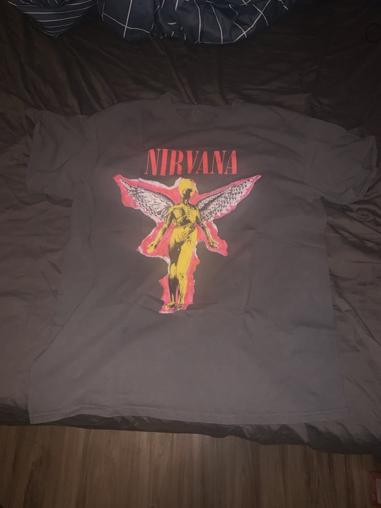 Size:medium Boys/mens Nirvana Shirt