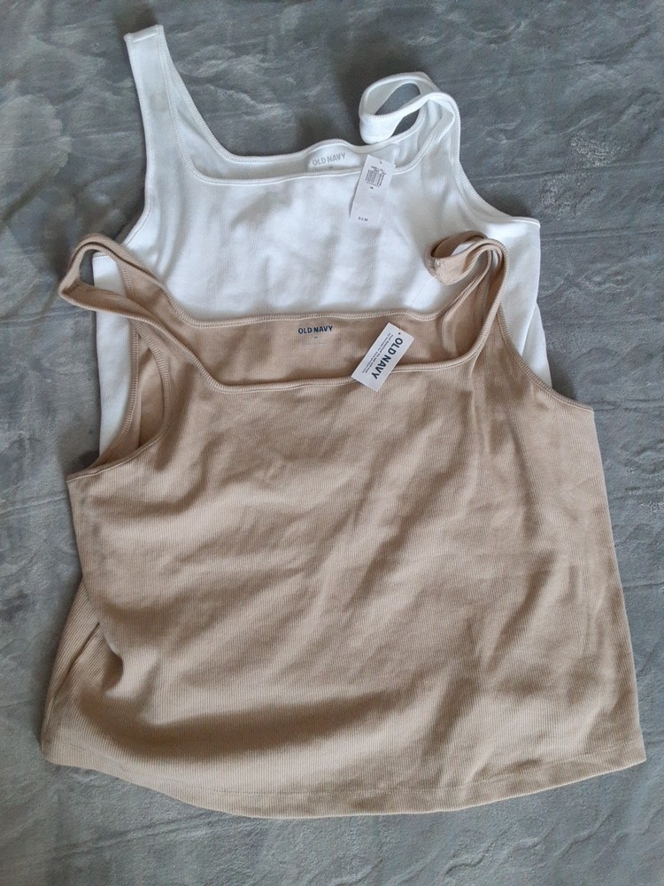 Old Navy Nwt Square Neck Camisoles