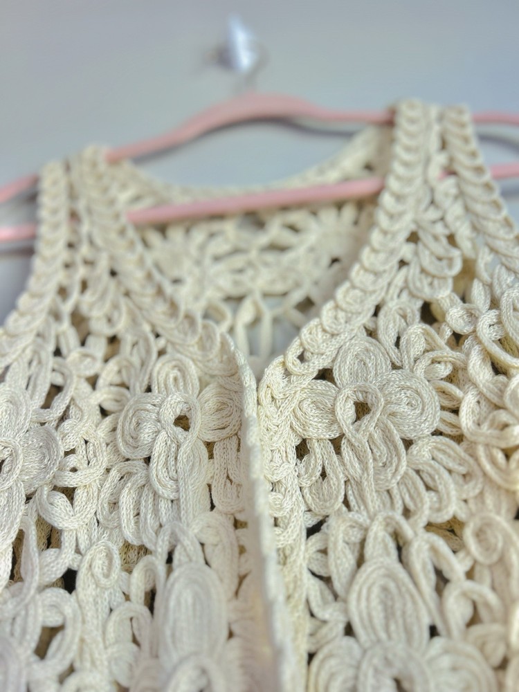 Size Sm Grandma Nonna Crochet Vest Beige Ivory Vintage Boho Hippie Floral Fairy