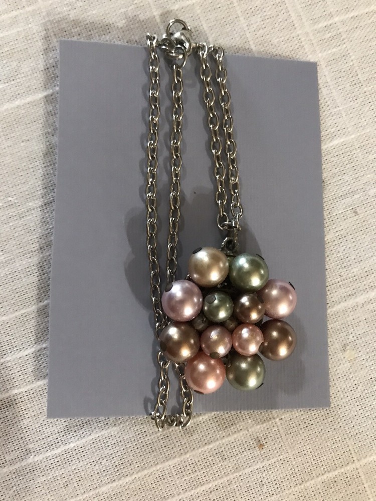 Vintage jewelry pendant necklace handcrafted On 18 inch Silver Tone chain￼