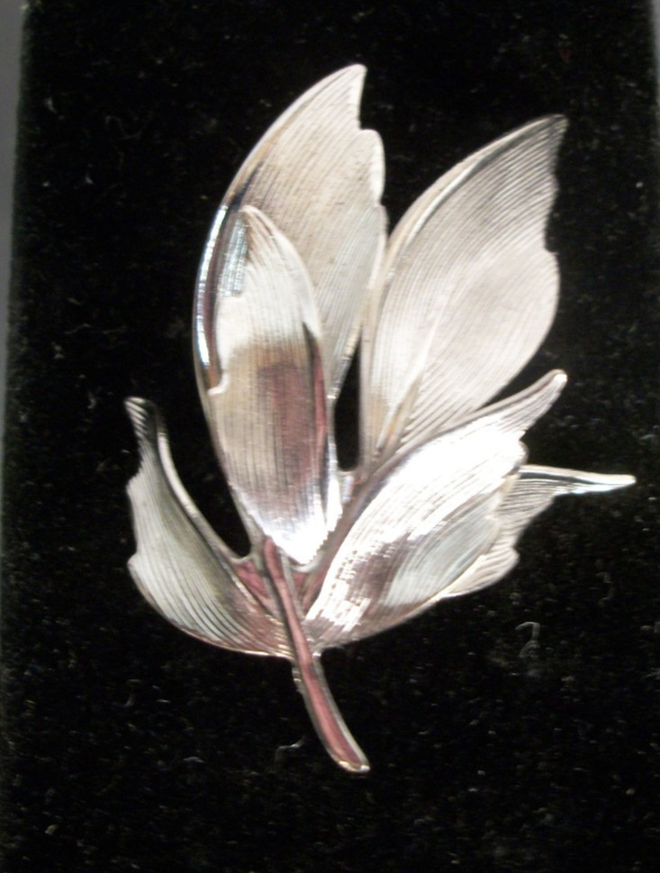 Vintage Brooch Silver Tone Leaves