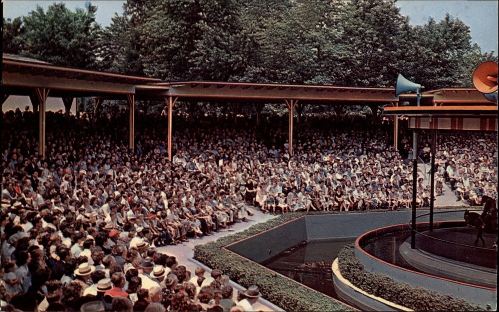 St Louis Missouri Forest Park Zoo animal show amphitheatre vintage postcard