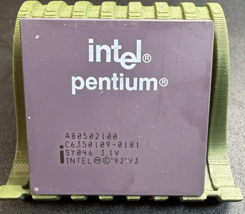 Intel Pentium 100mhz SY046 A80502100 3.1V Socket 7 CPU Vintage Processor Tested