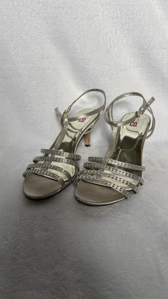 9 & CO Womens Sz 10 Leilani Silver Gray Strap High Heels Open Toe Sandals