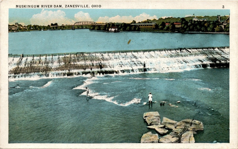 MUSKINGUM RIVER DAM, ZANESVILLE, OHIO Postcard