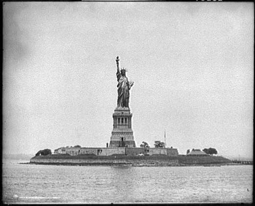 Statue,Liberty,monuments,memorials,New York,Detroit Publishing Company,1905