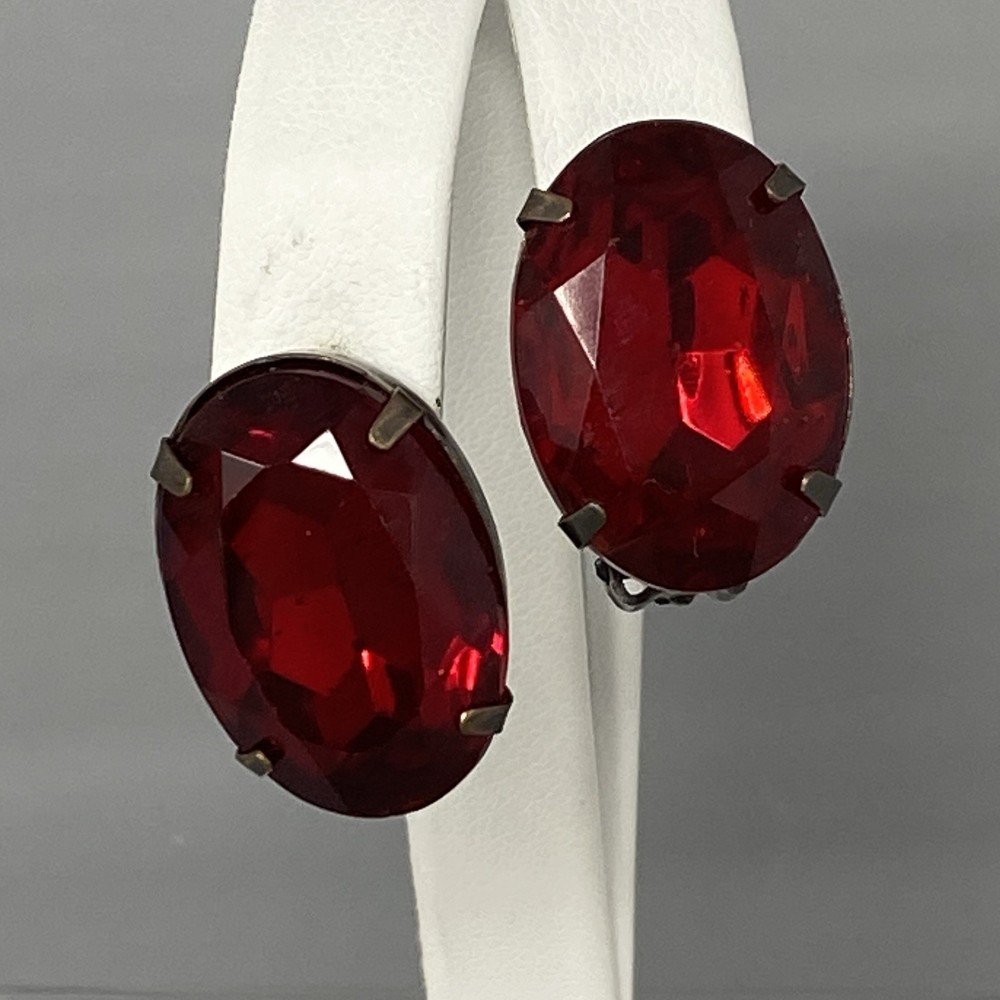 Red Glass Rhinestone Stud Earrings Clip On Prong Set Silver Tone Metal Faceted
