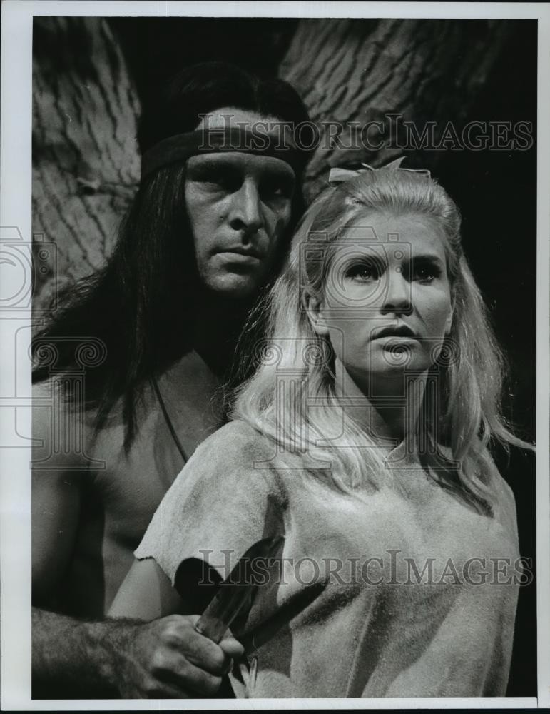1966 Press Photo Barbara Anderson & Donnelly Rhodes star in NBC-TV's Pariah