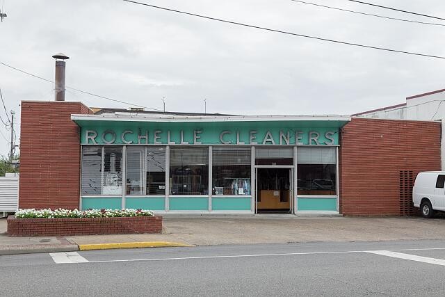 Elizabeth City North Carolina Rochelle Cleaners Art Deco 2017 Front Storefront