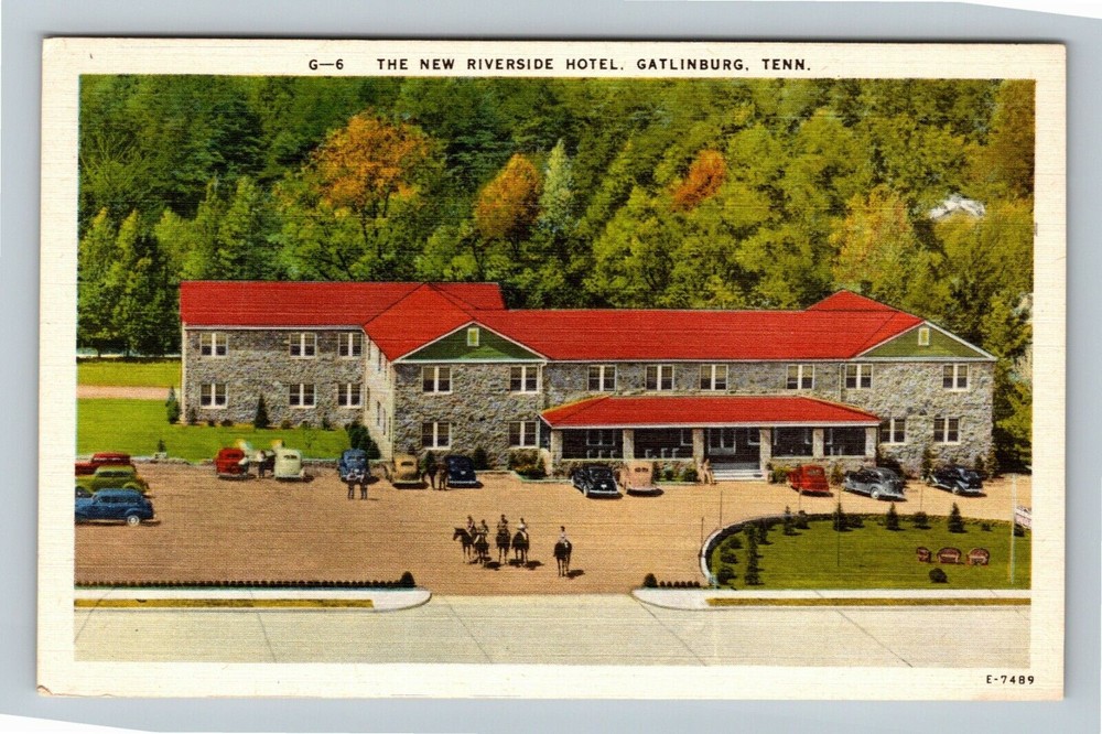 Gatlinburg TN-Tennessee New Riverside Hotel Antique Vintage Souvenir Postcard