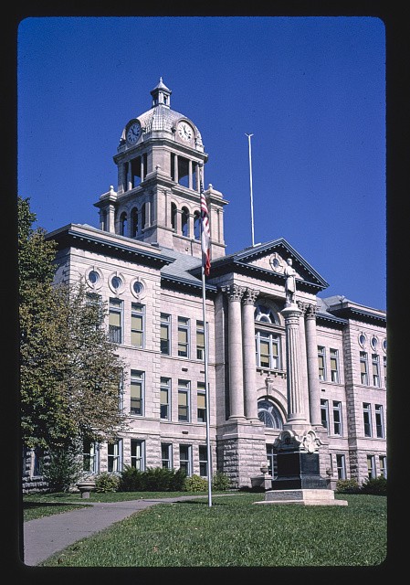 Photo:Muscatine Iowa 1988 Muscatine County Courthouse E 3rd Street