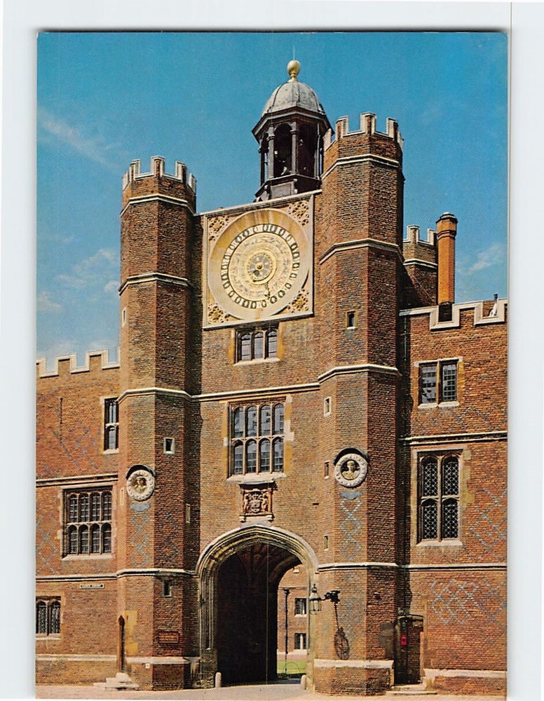 Postcard Anne Boleyn's Gateway & Astronomical Clock Hampton Court Palace England