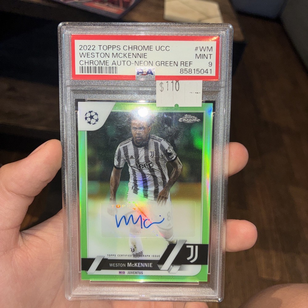 2022-23 Topps Chrome UEFA Autographs Weston McKennie Neon Green Refractor /99